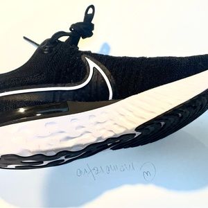 NIKE REACT INFINITY FLYKNIT MEN’S LIKE NEW SZ 9